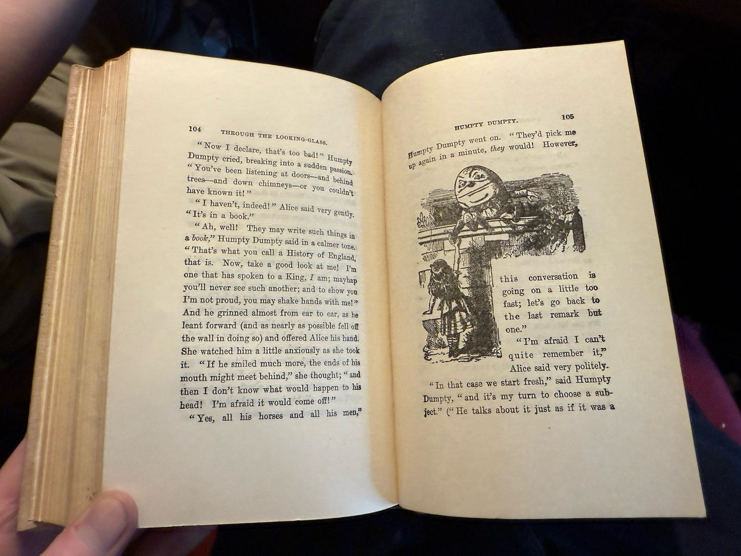 Alice's Adventures in Wonderland & Through the Looking-Glass : Lewis Carroll