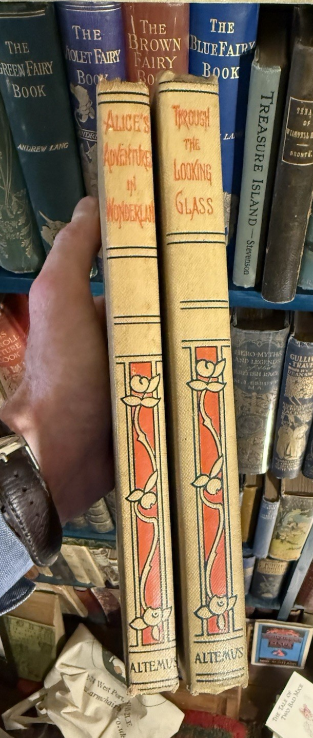 Alice in Wonderland + Through the Looking Glass : Altemus : Carroll : Tenniel