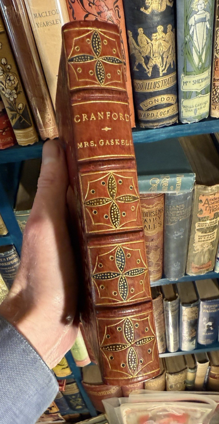 Cranford : Mrs Gaskell : Hugh Thomson : Fine Binding by Syd A. Howe, Guildford