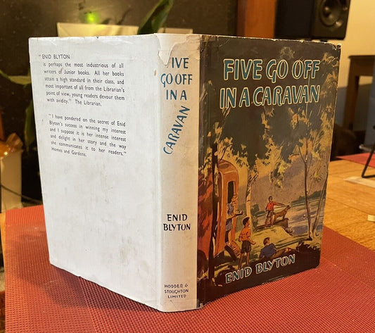 Enid Blyton : Five go off in a Caravan : 1st Edition 1946 : Good Copy