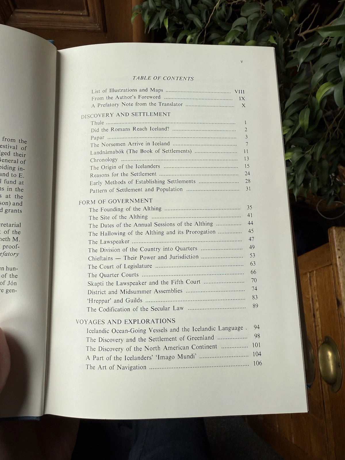 A History of the Old Icelandic Commonwealth : Islendinga Saga : Johannesson