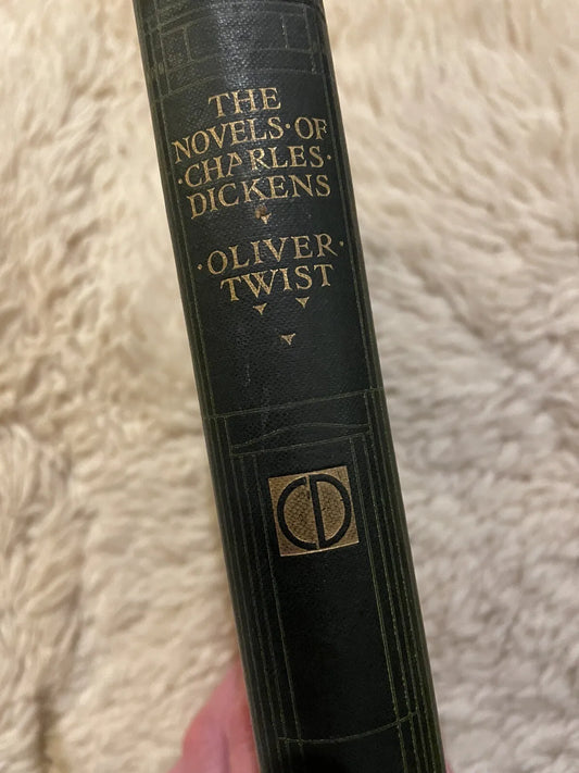 Charles Dickens : Oliver Twist : Talwin Morris Design : Cruikshank & Leech c1905