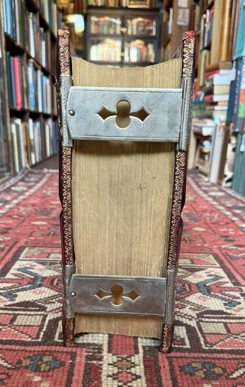 EXQUISITE Large Clasped HOLY BIBLE : Sculpted Boards : 16.4kg : 5.5 Inches Thick