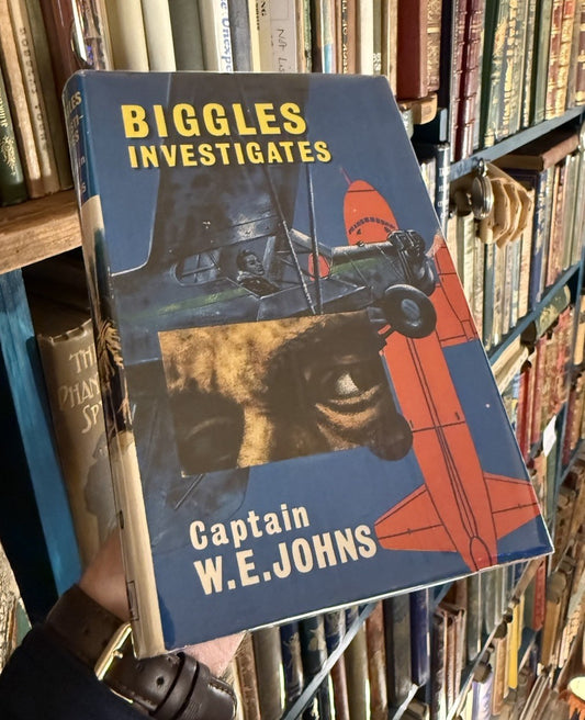 Biggles Investigates : Captain W. E. Johns : VGC First Edition 1964