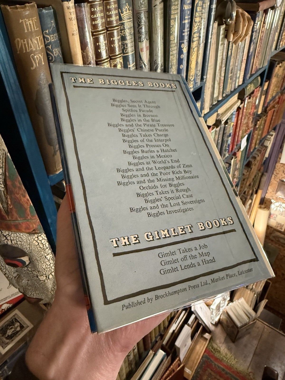 Biggles Investigates : Captain W. E. Johns : VGC First Edition 1964
