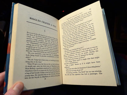 Biggles Investigates : Captain W. E. Johns : VGC First Edition 1964