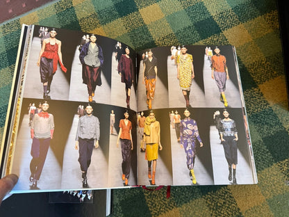 Dries van Noten (2 Volumes) Begium Fashion Designer : Slipcase 2017