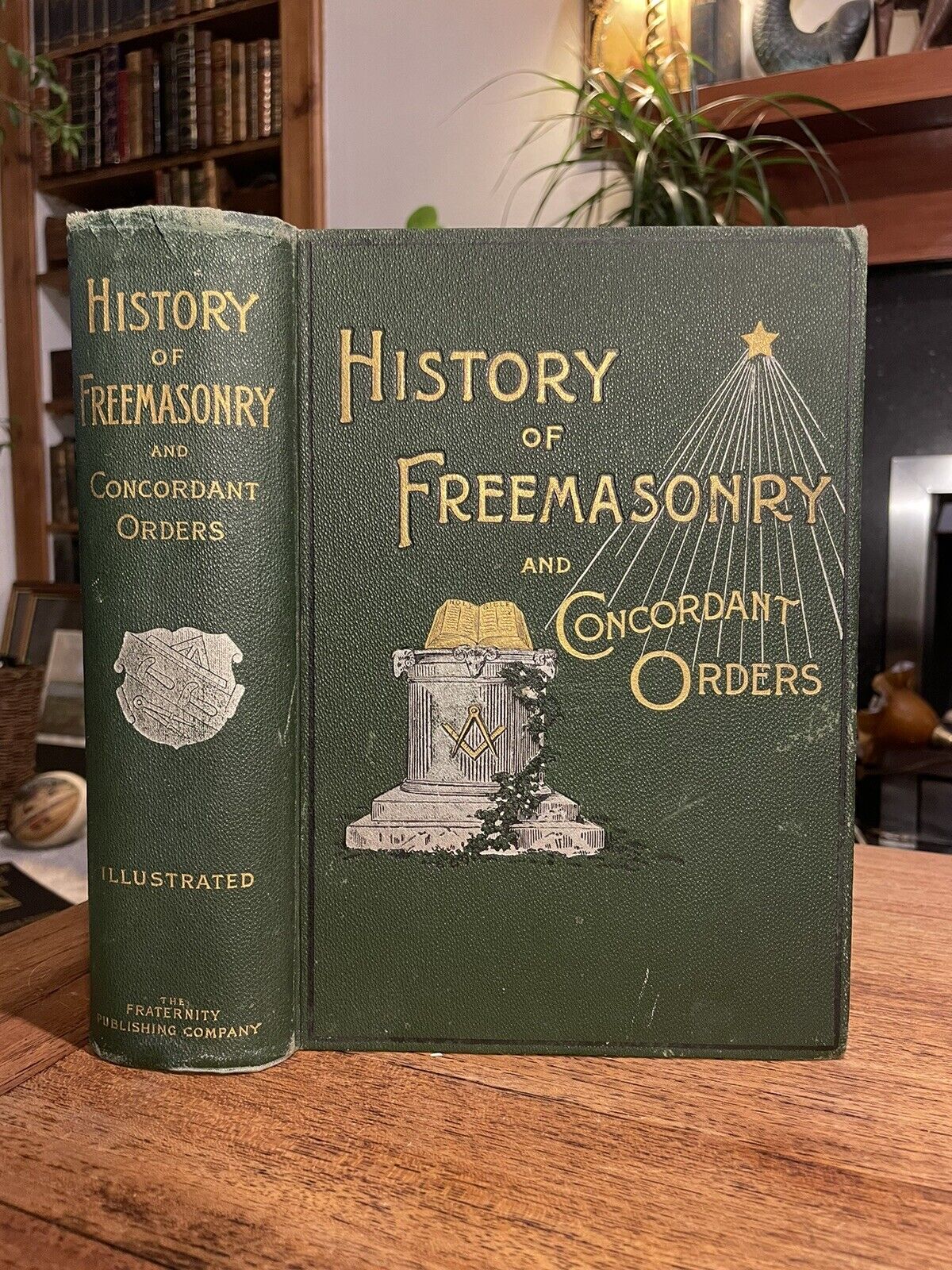 History of Freemasonry and Concordant Orders : Free & Accepted Masons 1910