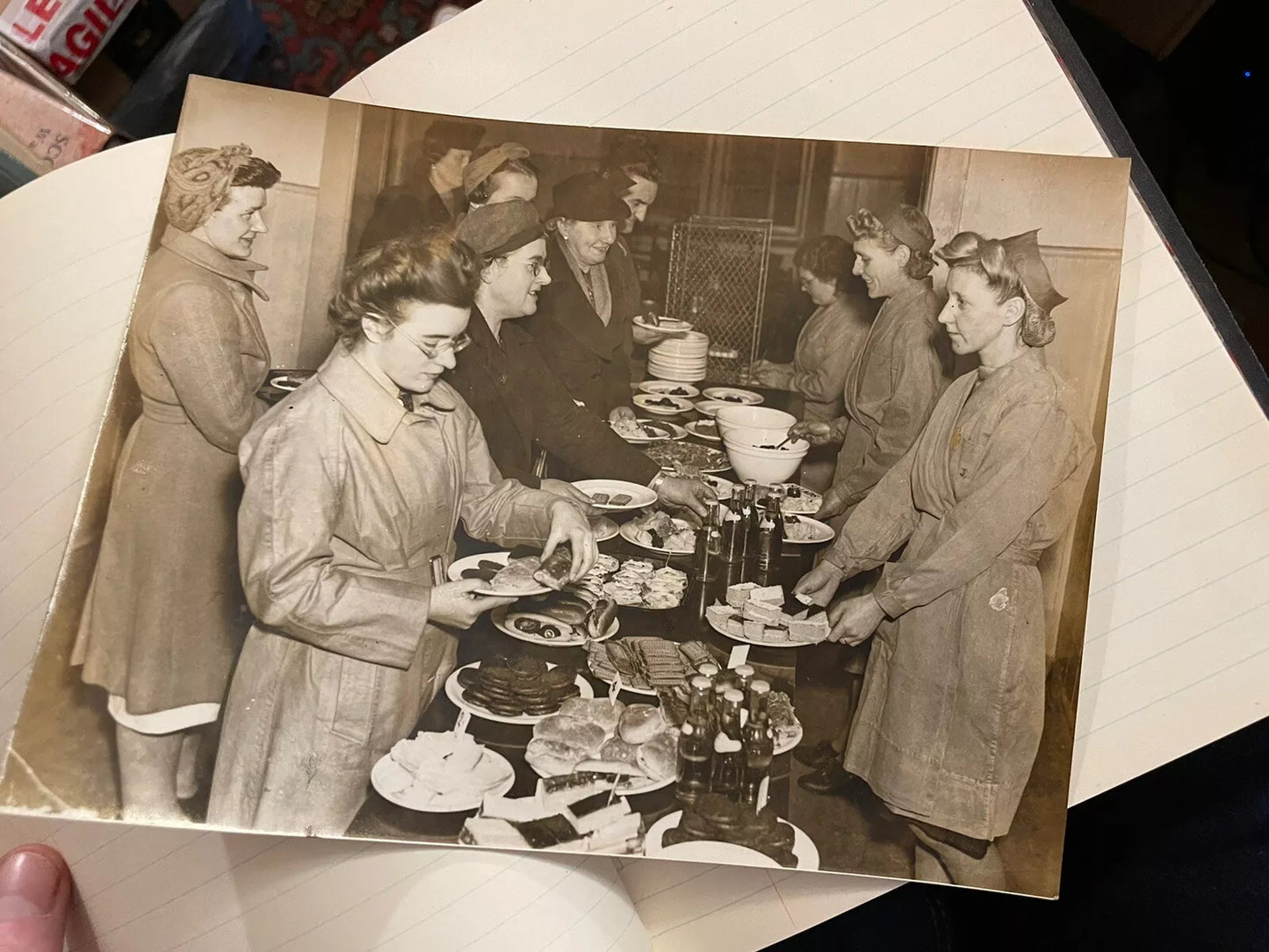 King George VI & Queen Elizabeth Autographs : The Neebors Tryst : Edinburgh 1941