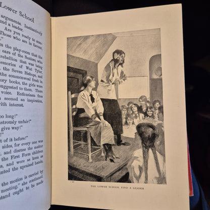 C.1950 : The Leader Of The Lower School , Angela Brazil : HB in VGC