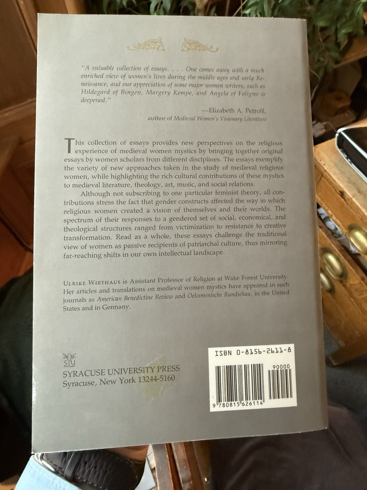 Maps of Flesh and Light : Religious Experience of Medieval Women Mystics