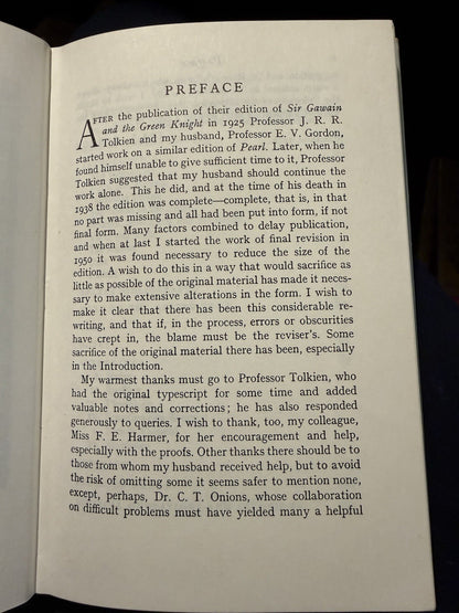 Pearl : Edited by E V Gordon ( with JRR Tolkien ) Middle English Peom