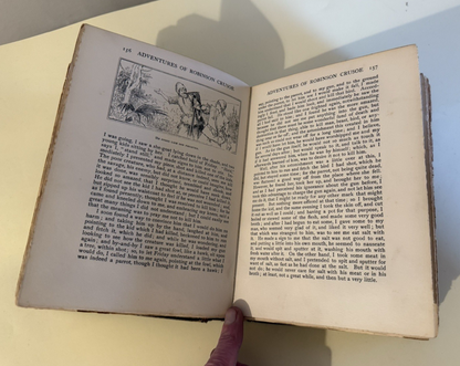 1905 Robinson Crusoe : Daniel Defoe : Decorative Binding : Symington