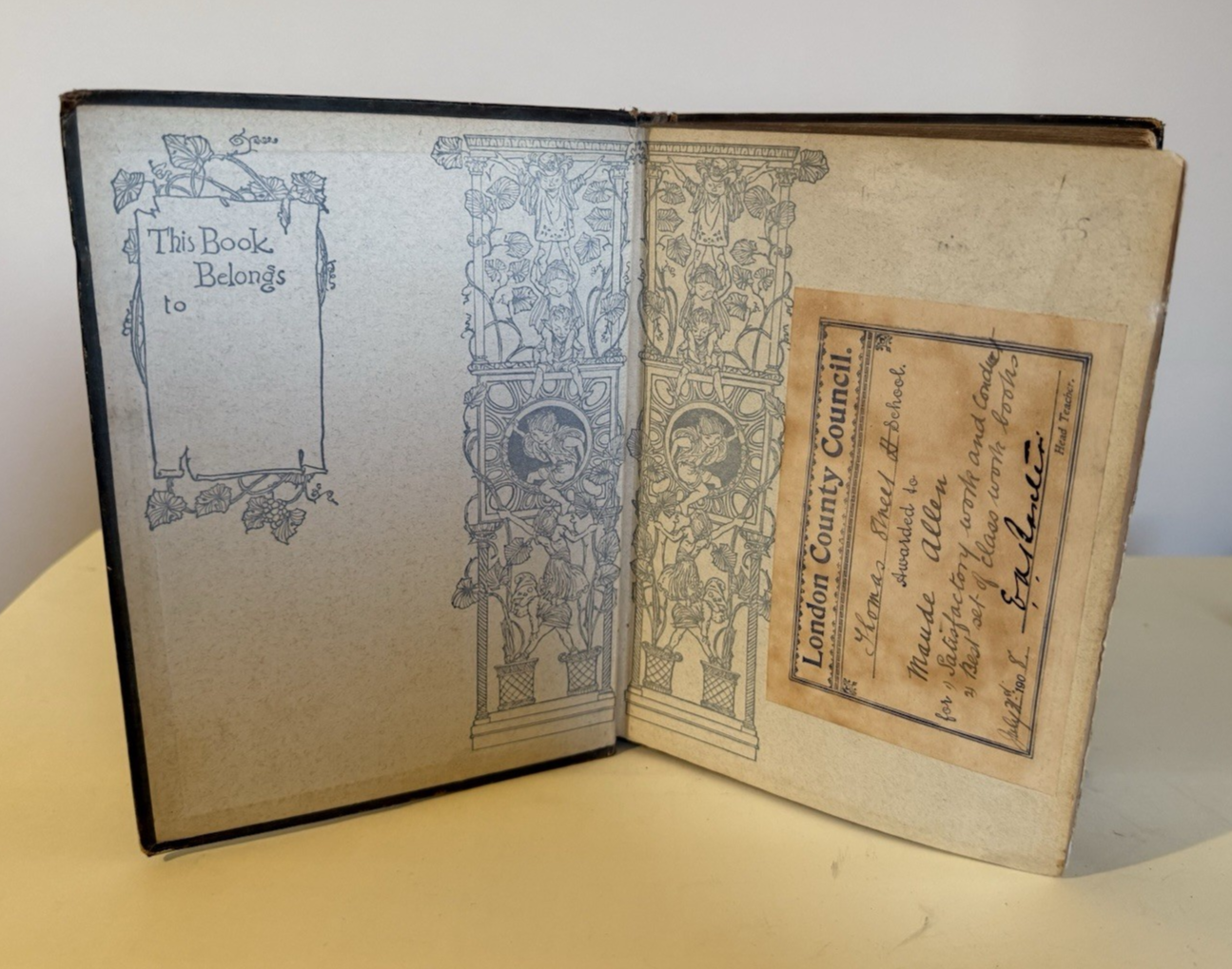 1905 Robinson Crusoe : Daniel Defoe : Decorative Binding : Symington