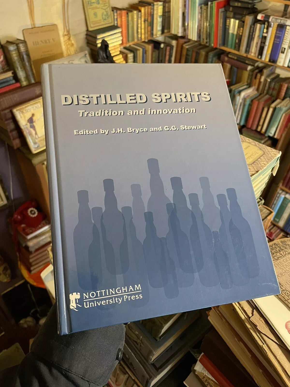 Distilled Spirits : Tradition and Innovation : Scotch Whisky / Gin / Vodka 2004