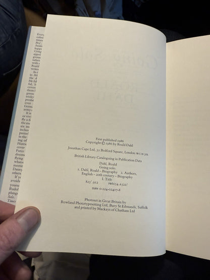 Roald Dahl (SIGNED) Going Solo : FIrst Edition 1986