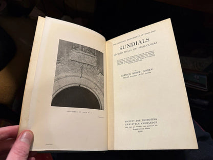 1926 Sundials : Incised Dials or Mass-Clocks : Arthur Robert Green