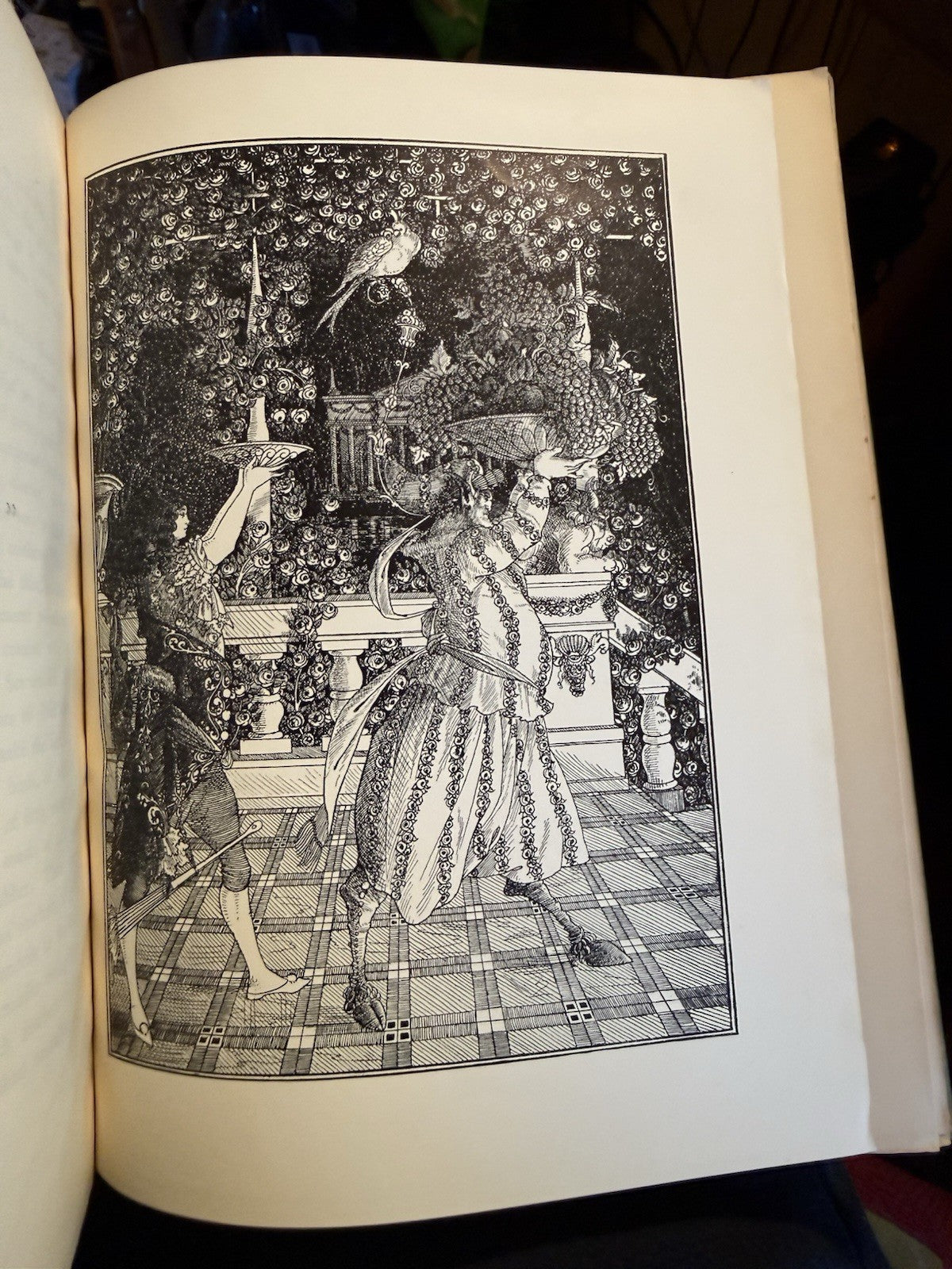 Aubrey Beardsley : Under the Hill : Decorative Cloth Binding : 1st Edition 1904