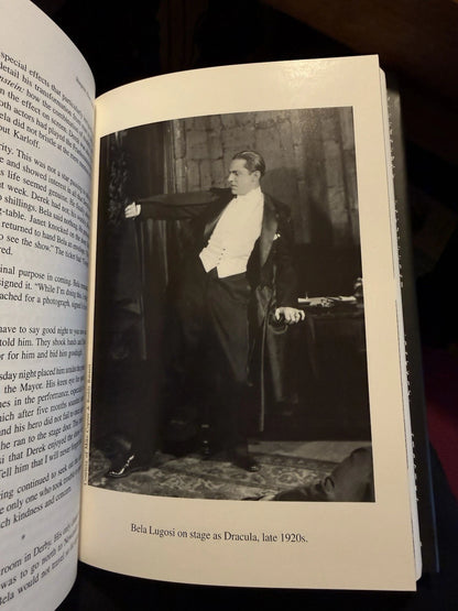 Vampire Over London (SIGNED COPY) Frank Dello Stritto & Andi Brooks BELA LUGOSI