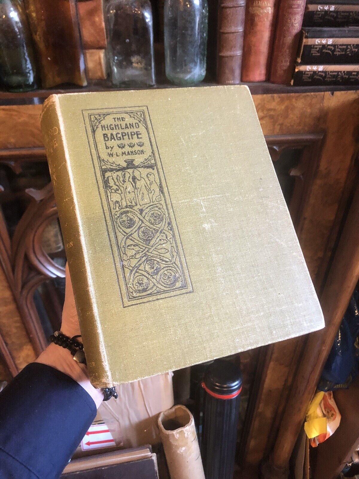 THE HIGHLAND BAGPIPE Its History Literature &amp; Music W L MANSON Scottish Pipers