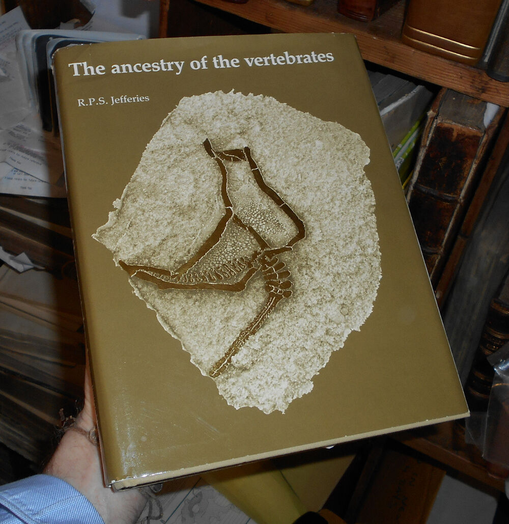 R.P.S. Jefferies THE ANCENSTRY OF THE VERTEBRATES Zoology Palaeontology 1986