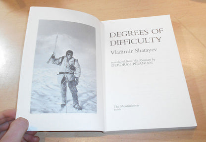 Degrees of Difficulty - MOUNTAINEERING - Rock Climbing Climbs - 1987 1st Ed