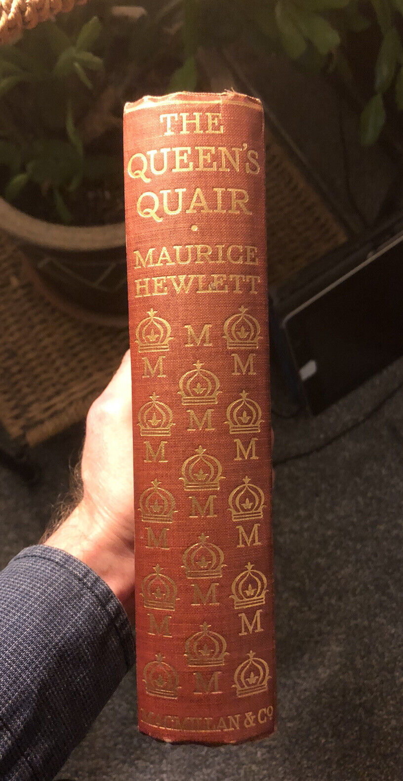 1904 THE QUEEN'S QUAIR Stunning Macmillan Gilt Cloth Binding MAURICE HEWLETT