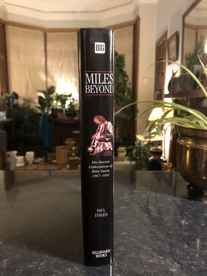 MILES BEYOND : Electric Explorations of MILES DAVIS : Paul Tingen HB in DW 2001