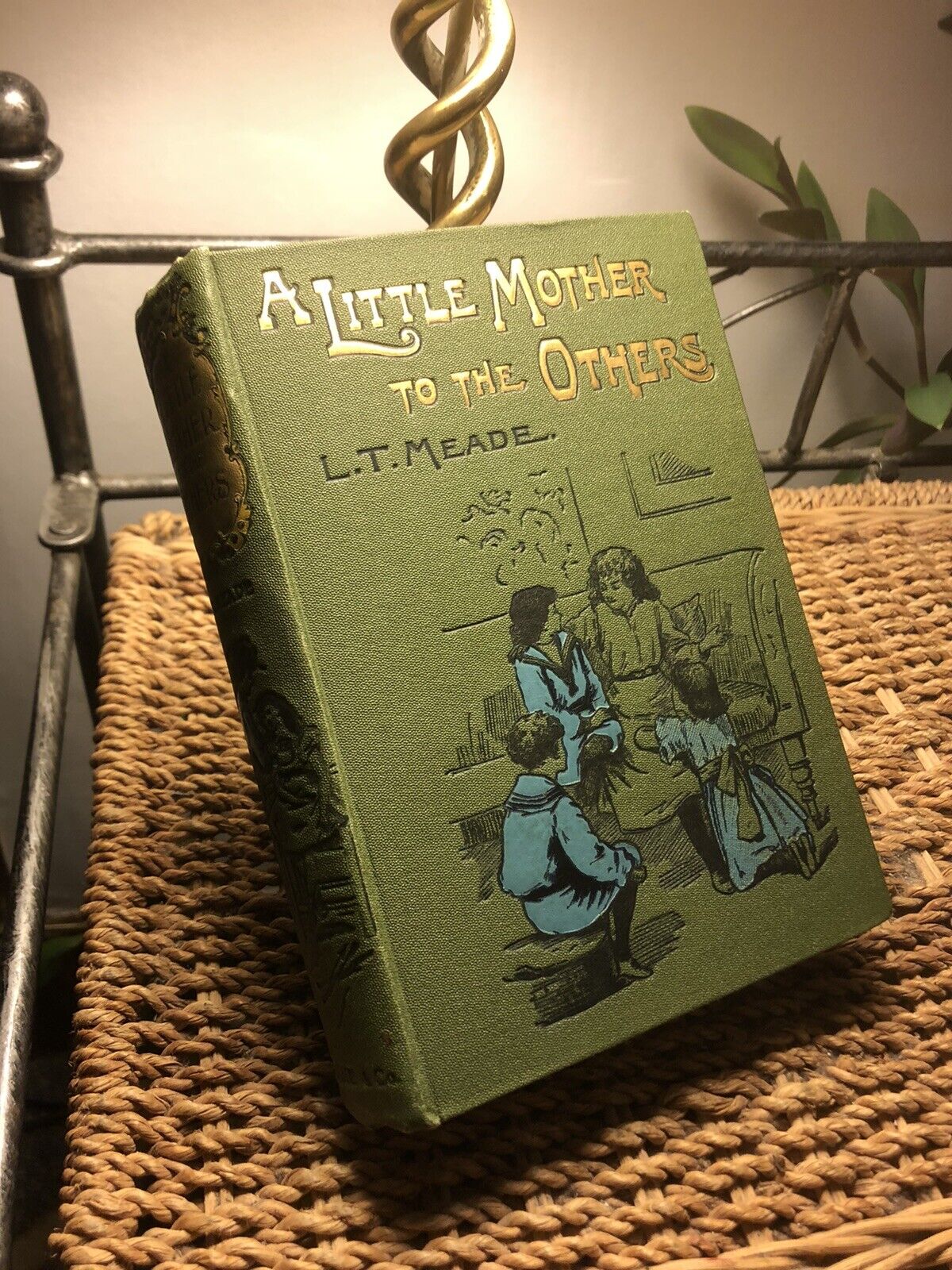 1896 : L.T. Meade : A Little Mother to the Others : Lovely Decorative Binding!!