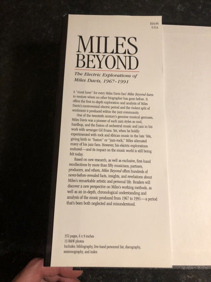 MILES BEYOND : Electric Explorations of MILES DAVIS : Paul Tingen HB in DW 2001