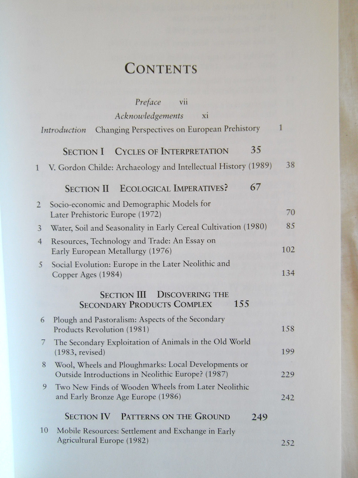 Economy and Society in Prehistoric Europe - Andrew Sherratt - Economics 1997