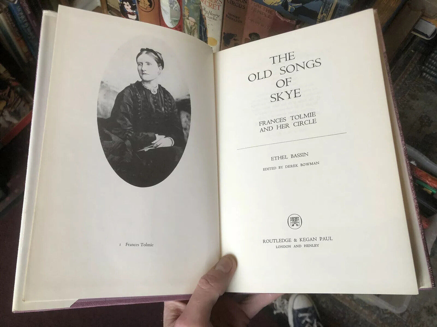 THE OLD SONGS OF SKYE : Frances Tolmie and her Circle ETHEL BASSIN Scotland 1977